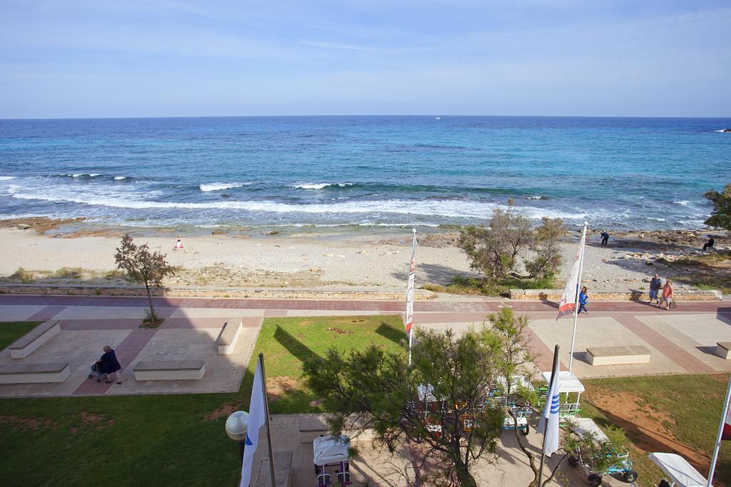 Aparthotel Playa Dorada Sa Coma  Exterior photo